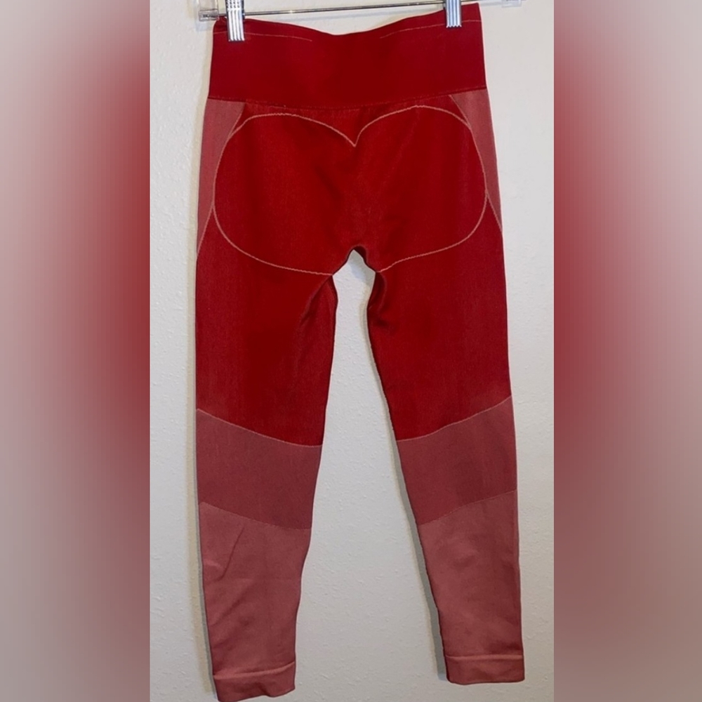 NWOT. GYMSHARK RED SEAMLESS LEGGINGS. S - Picture 4 of 6